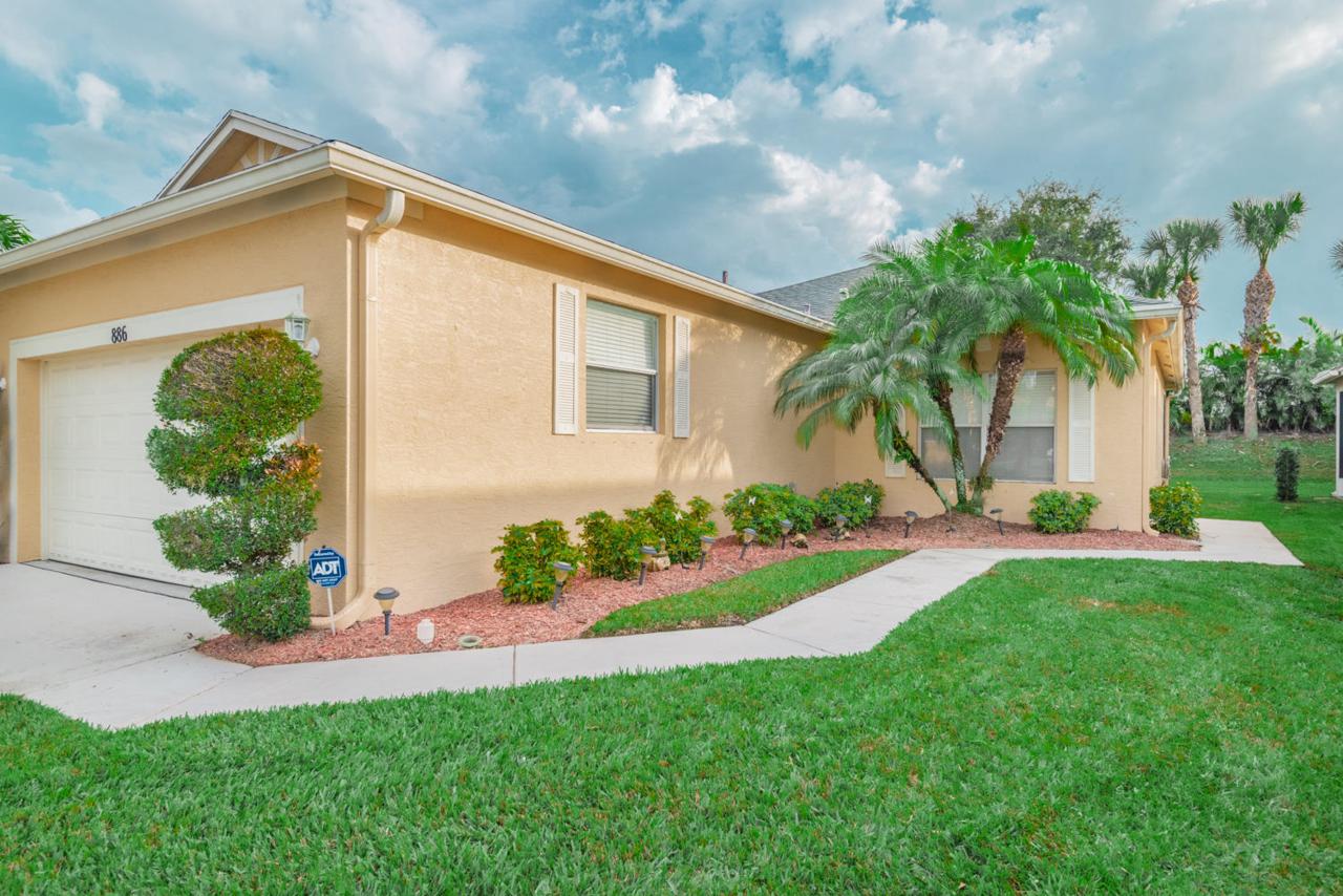 886 Rocky Bayou Terrace - Photo 1