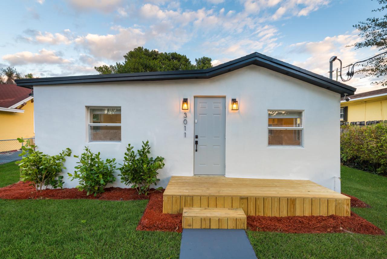 3011 66th Street - Photo 1