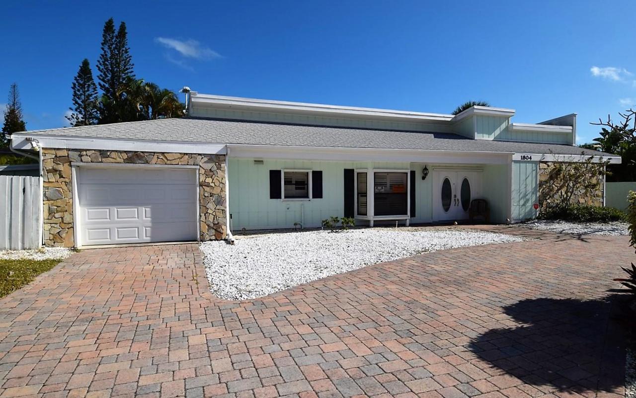 1804 Ocean Drive - Photo 1
