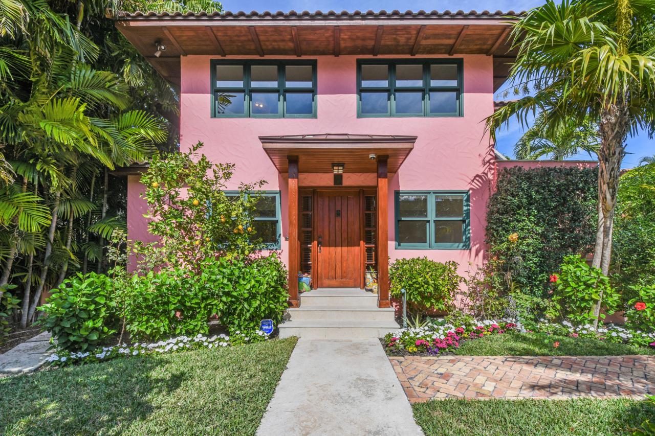 215 Seminole Avenue - Photo 1
