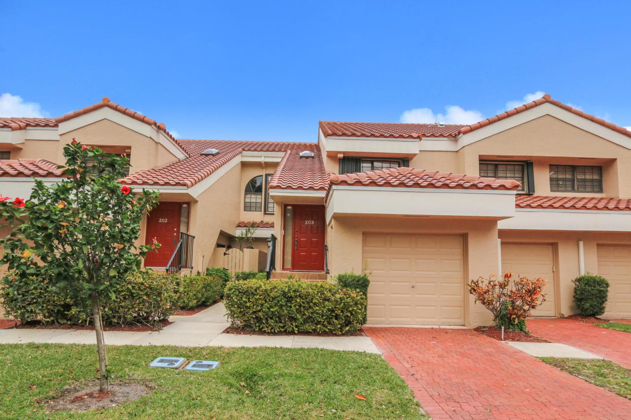17388 Boca Club Boulevard - Photo 1