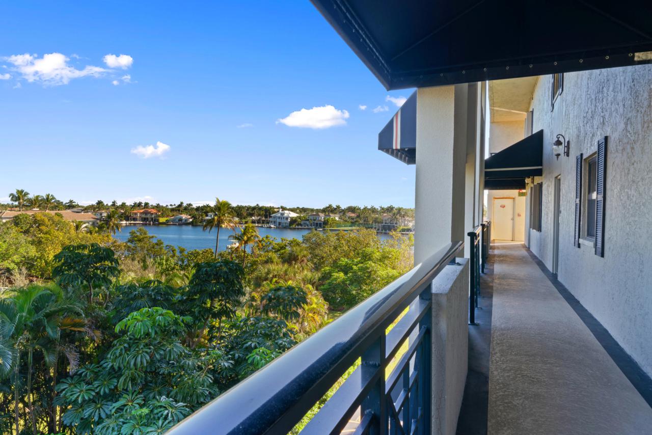1035 Federal Highway - Photo 1