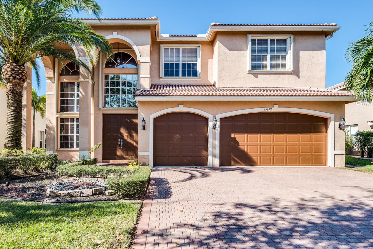 15619 Messina Isle Court - Photo 1
