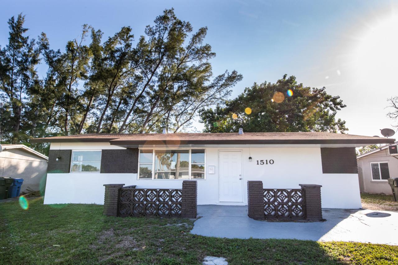 1510 41st Street - Photo 1