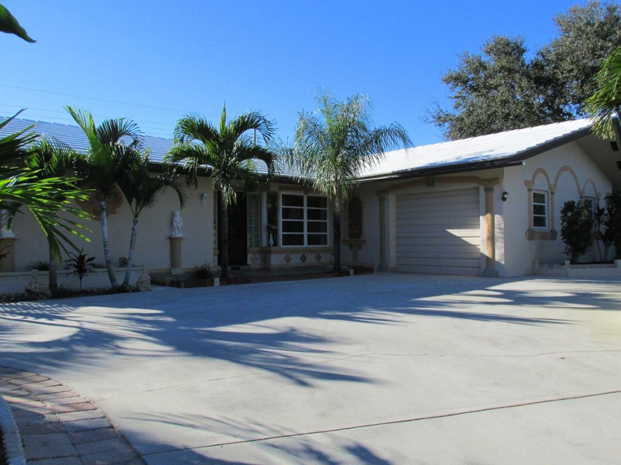 121 Fairview - Photo 1