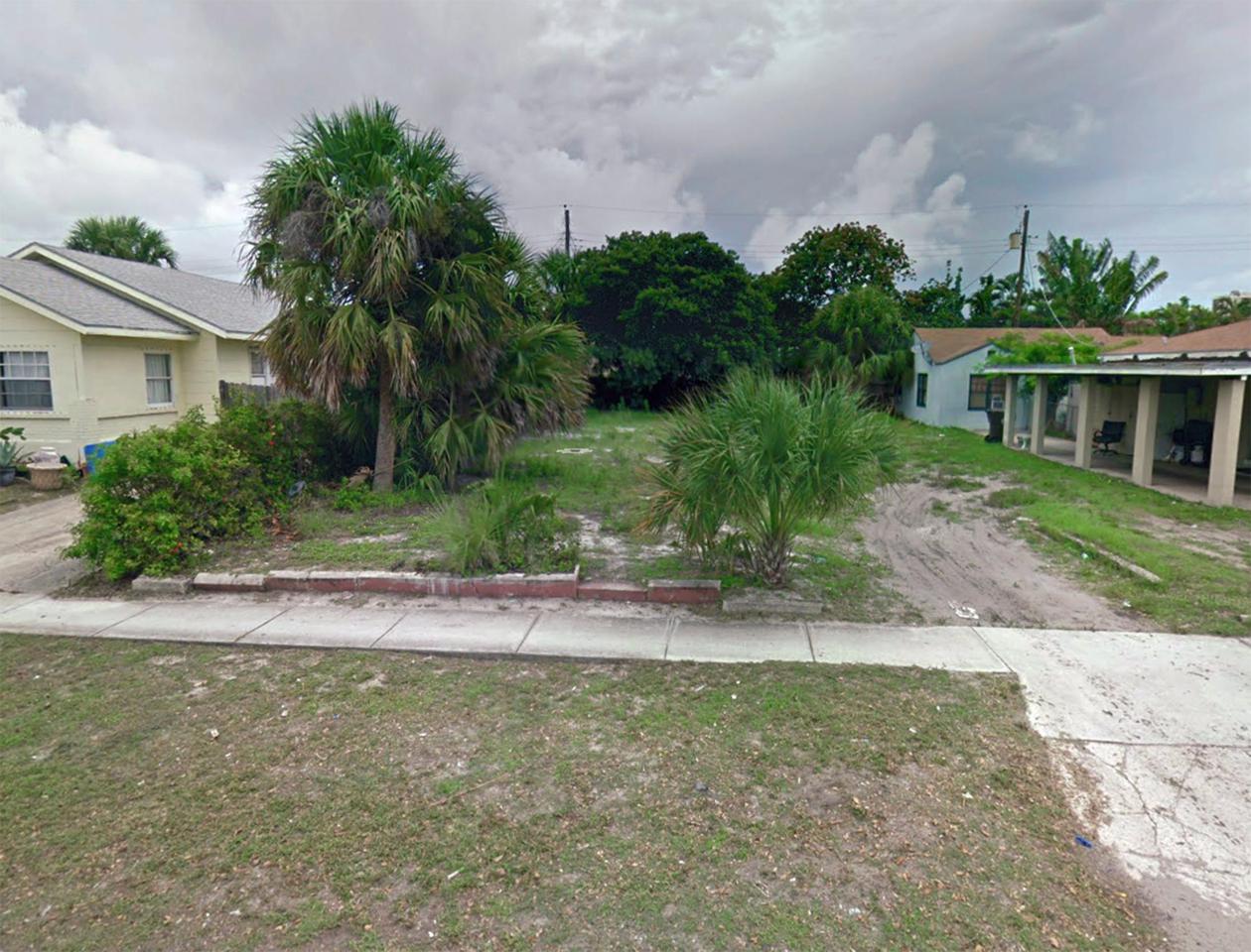 631 45th Street - Photo 1