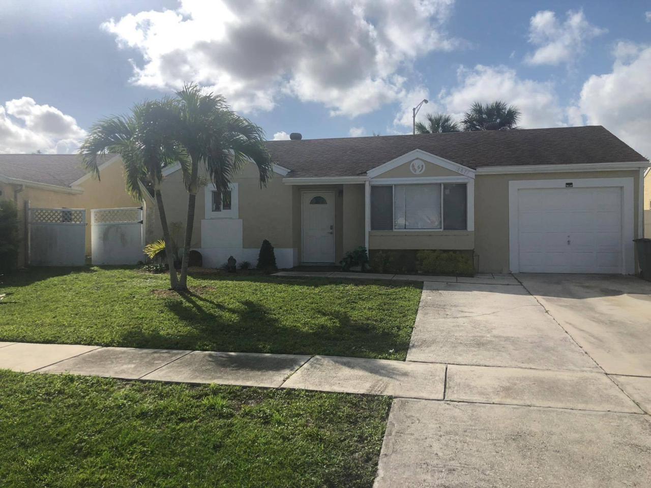 18877 Cloud Lake Circle - Photo 1