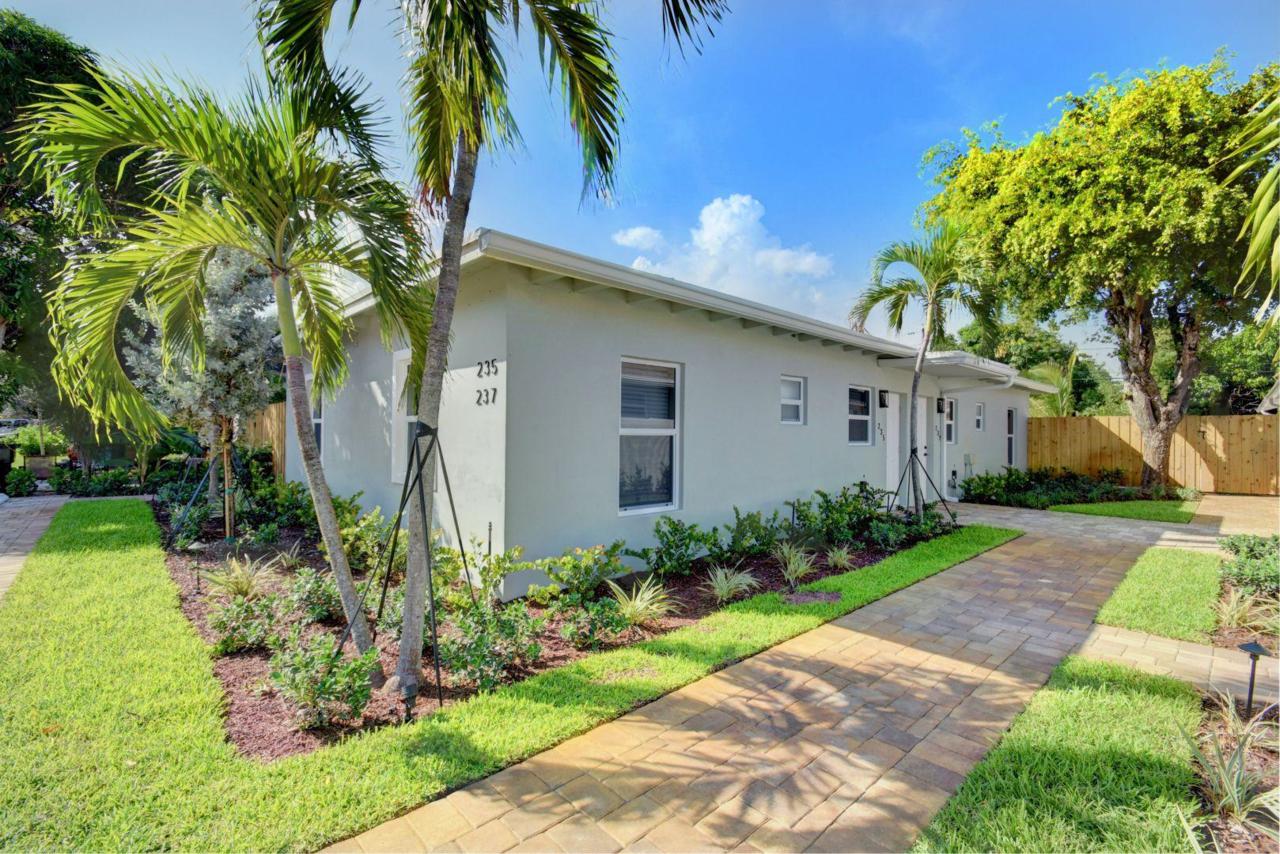 237 13th Street - Photo 1