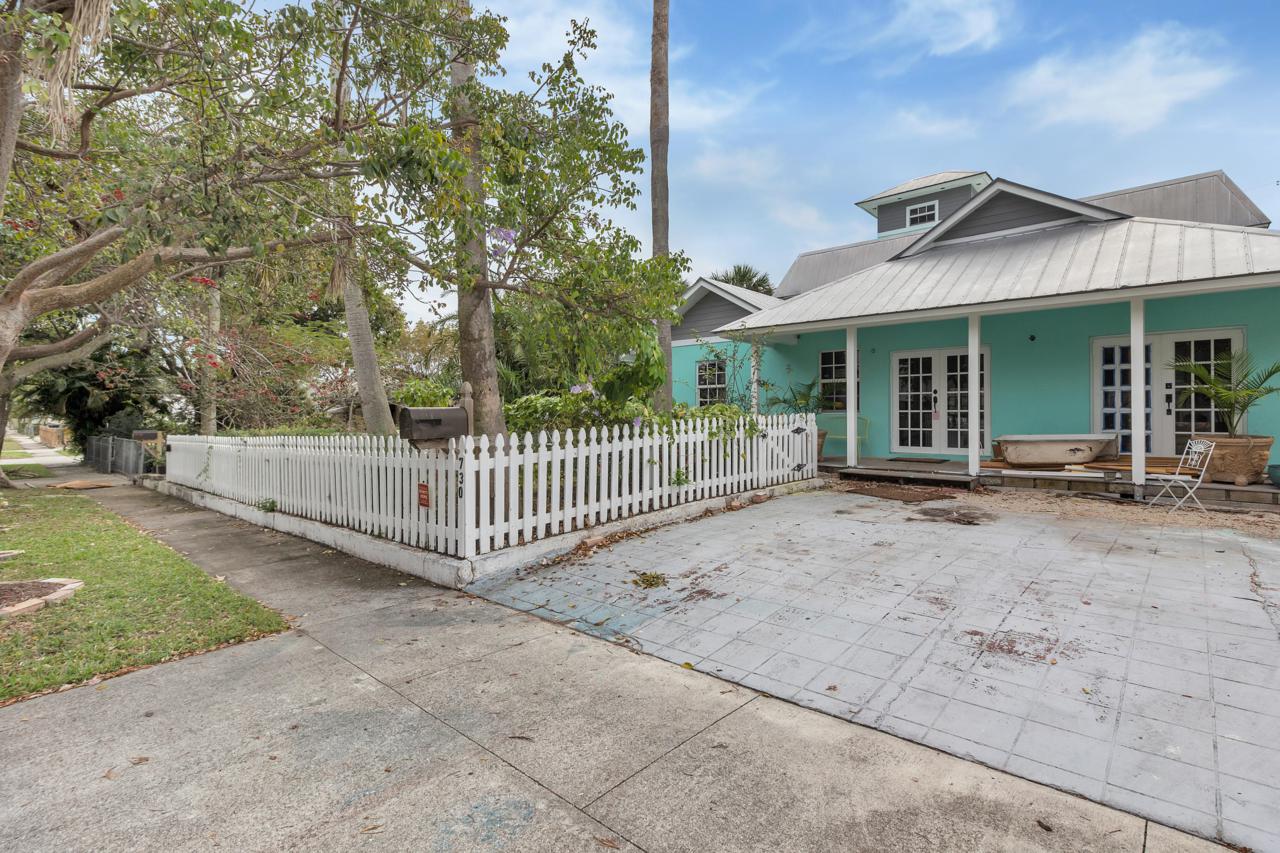 730 Rockland Drive - Photo 1