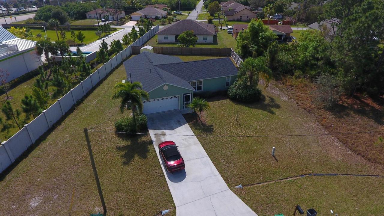 900 Dubois Avenue - Photo 1