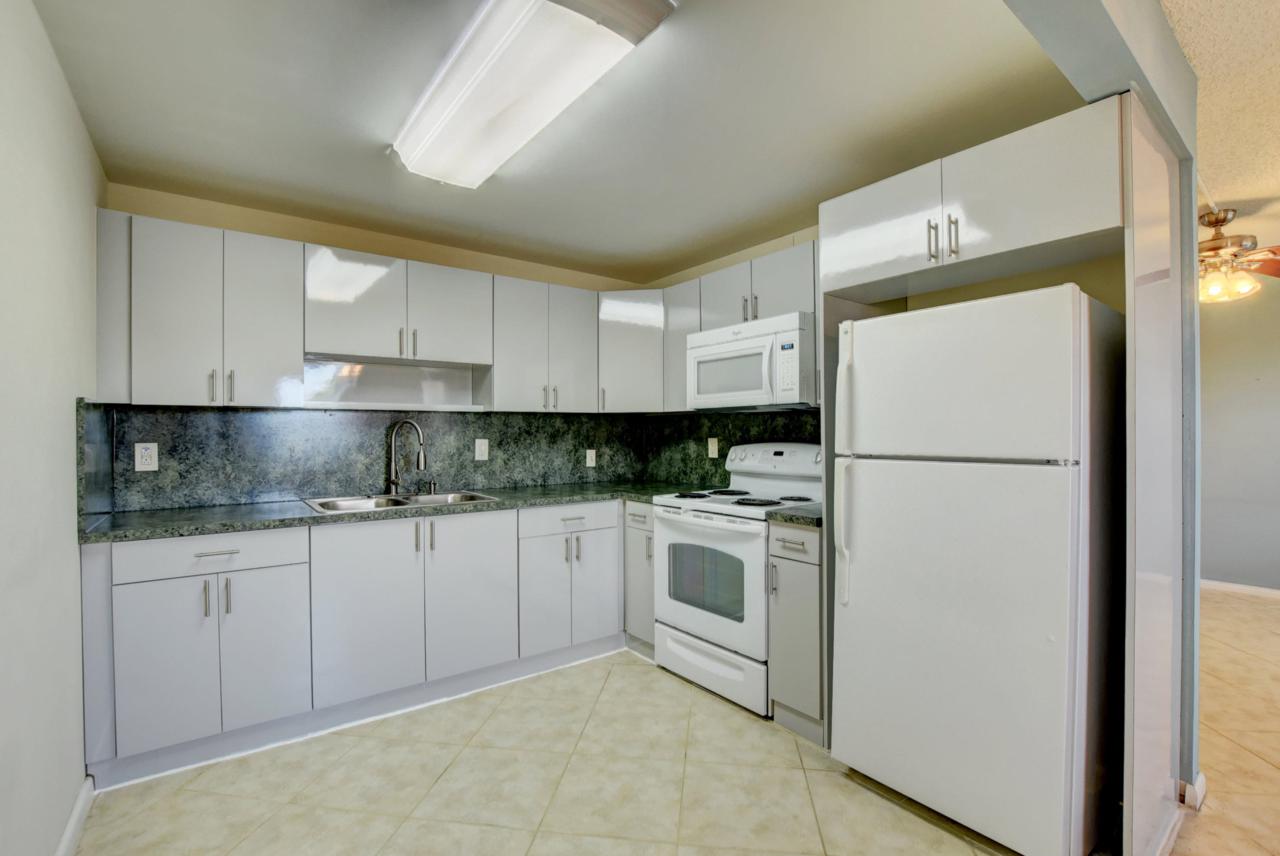 2045 Lincoln C - Photo 1