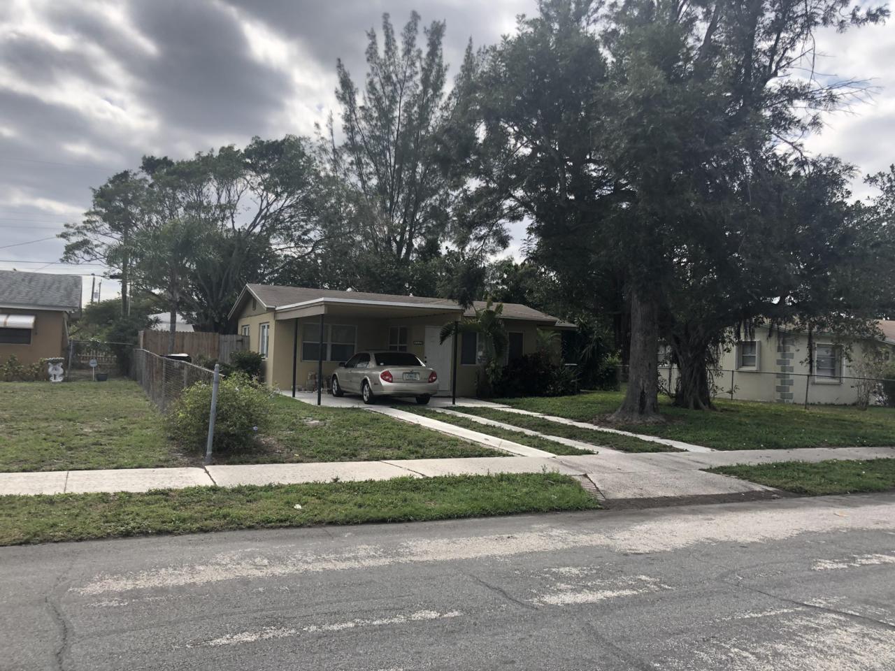 1113 14th Avenue - Photo 1