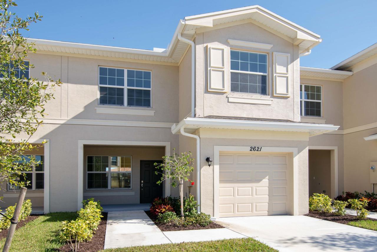 2621 Treviso Circle - Photo 1