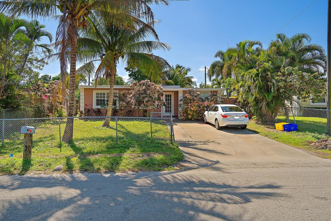 220 Mentone Road - Photo 1