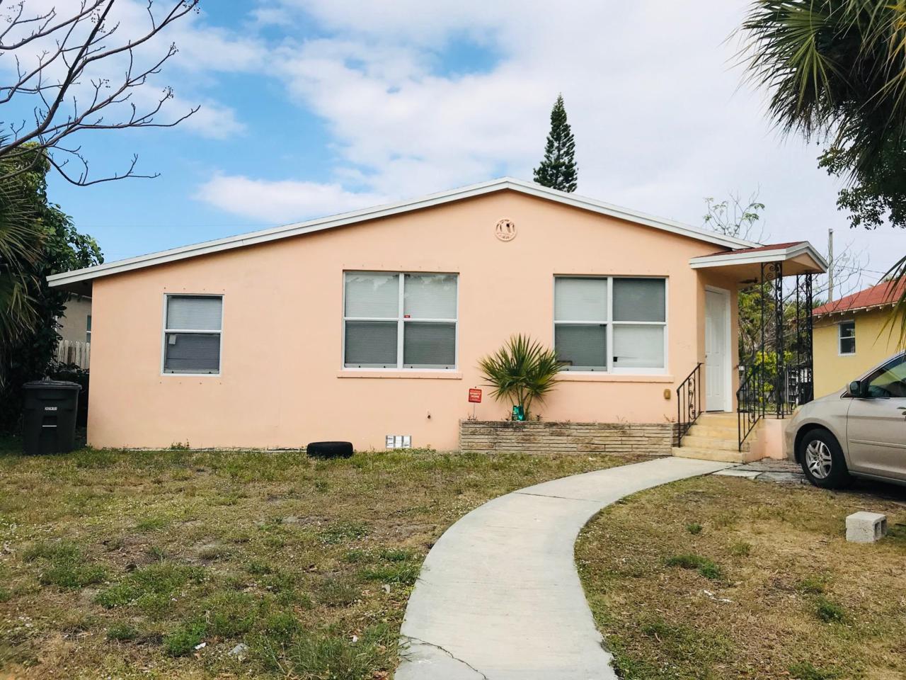 639 33rd Street - Photo 1