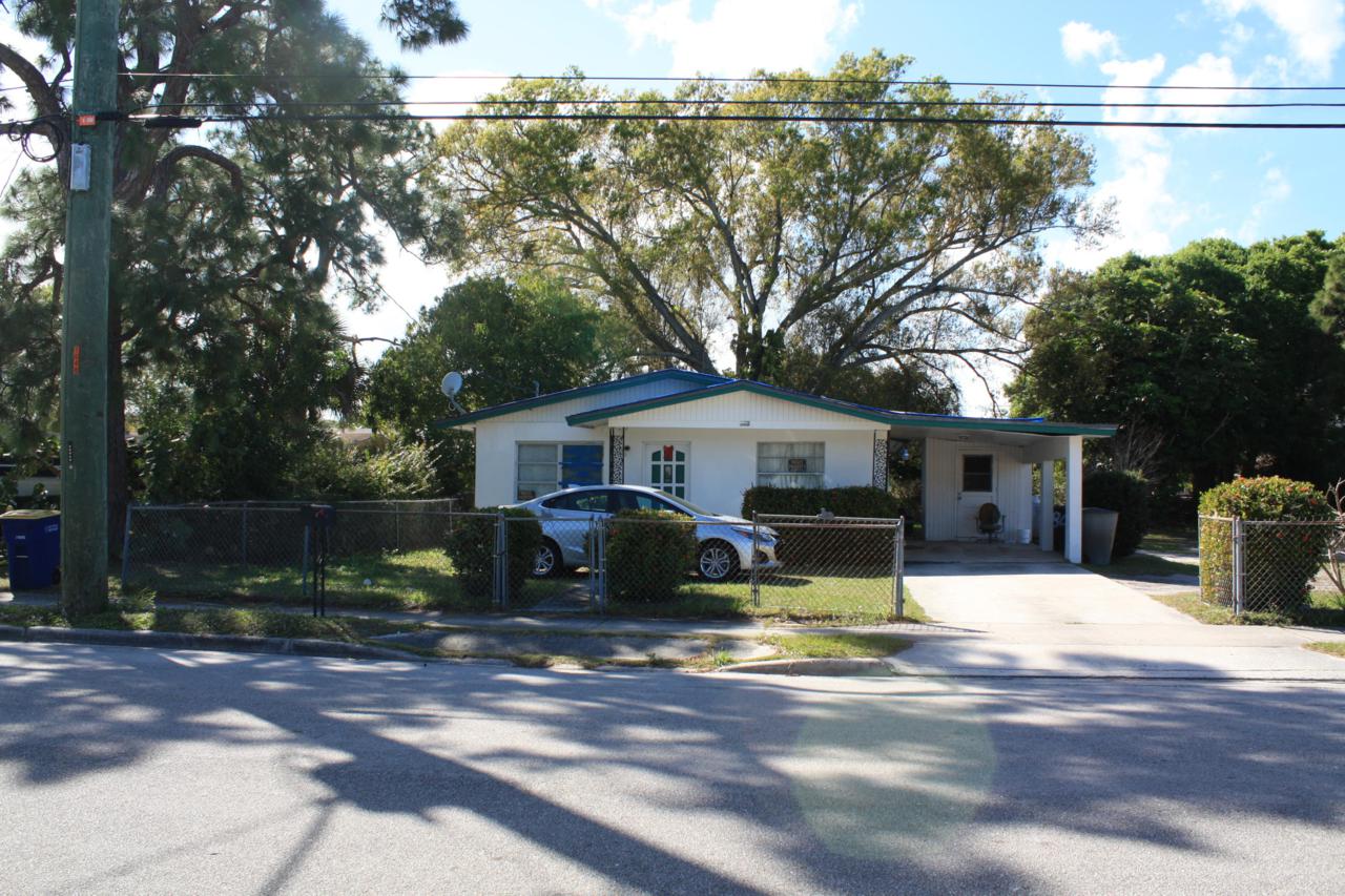 807 21st Street - Photo 1