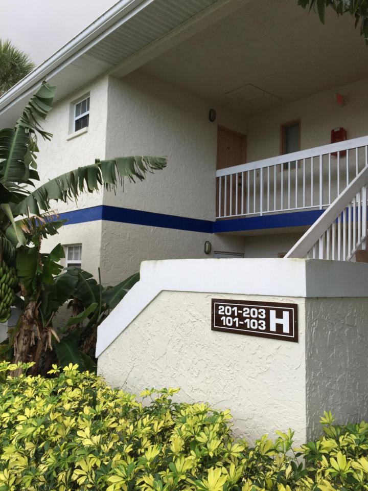 1512 Royal Green Circle - Photo 1