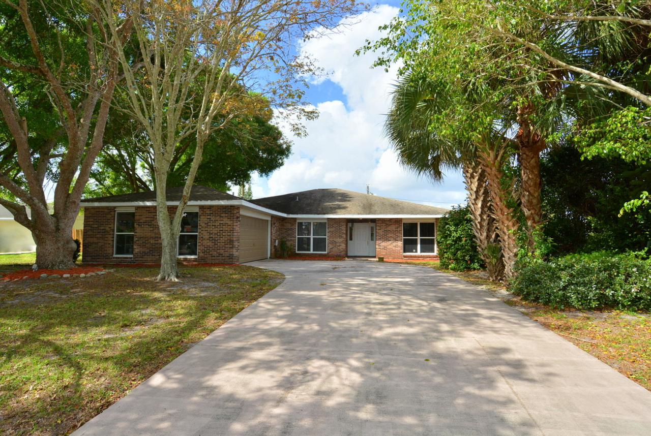 149 Caprona Avenue - Photo 1