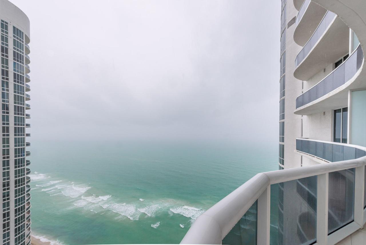 15901 Collins Avenue - Photo 1
