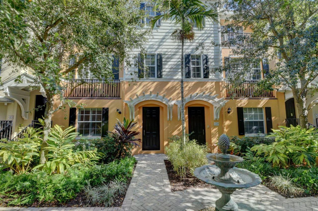 366 Mallory Circle - Photo 1