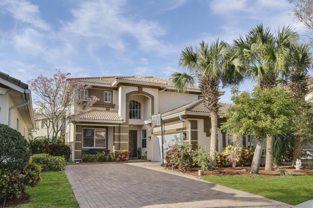 9127 Citrus Isle Lane - Photo 1