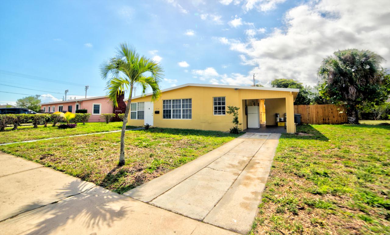 714 Date Palm Drive - Photo 1