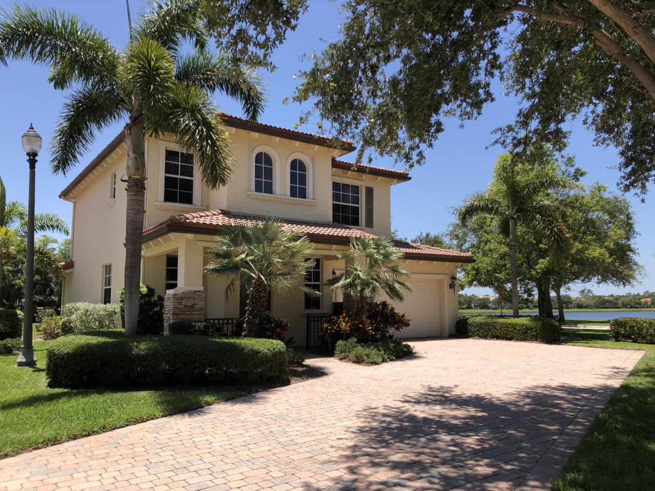 700 Duchess Court - Photo 1