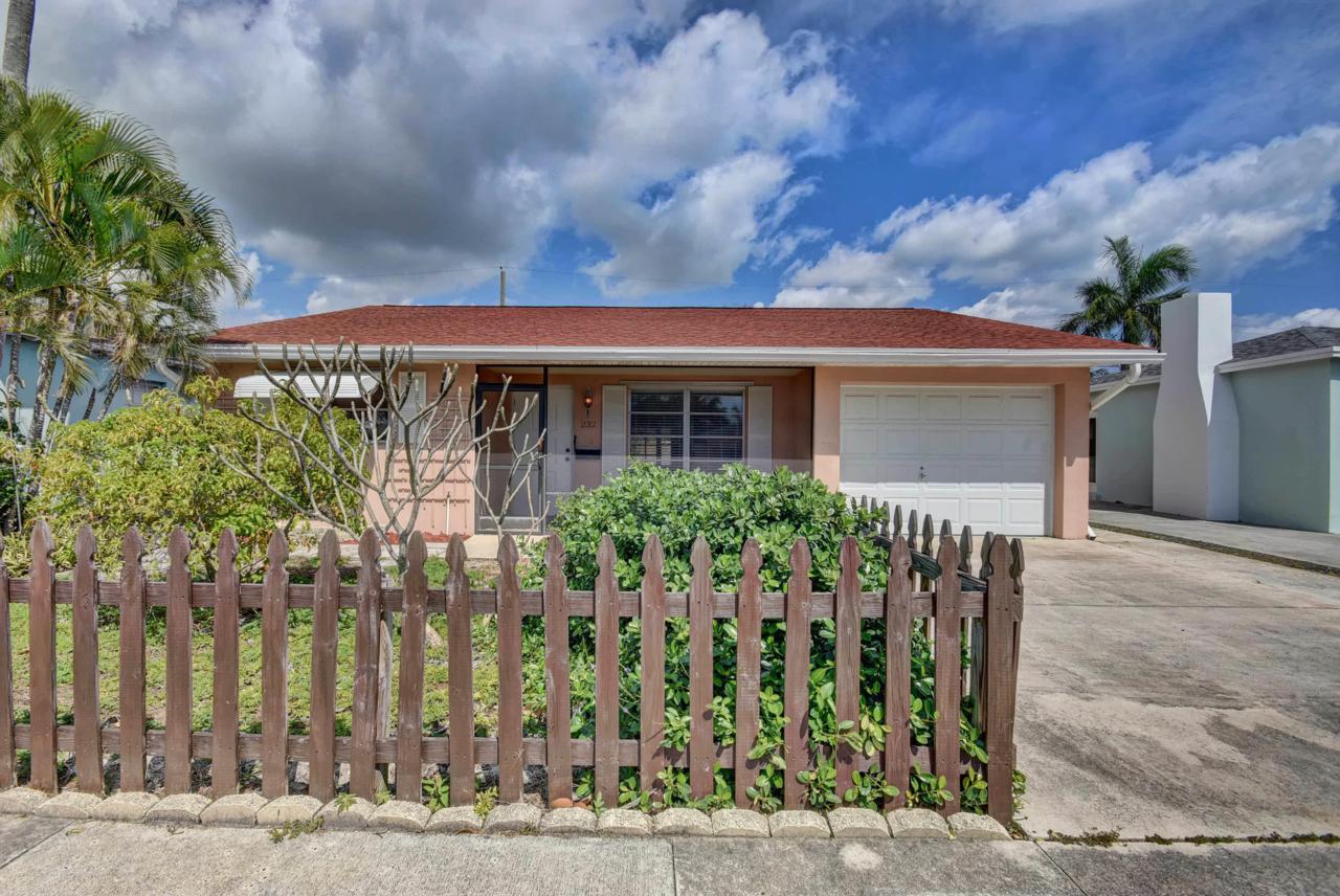 232 Wellesley Drive - Photo 1