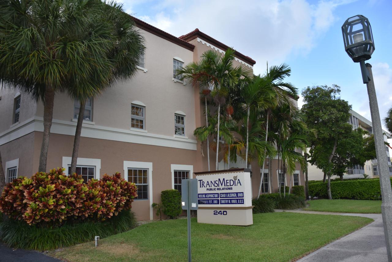 240 Palmetto Park Road - Photo 1