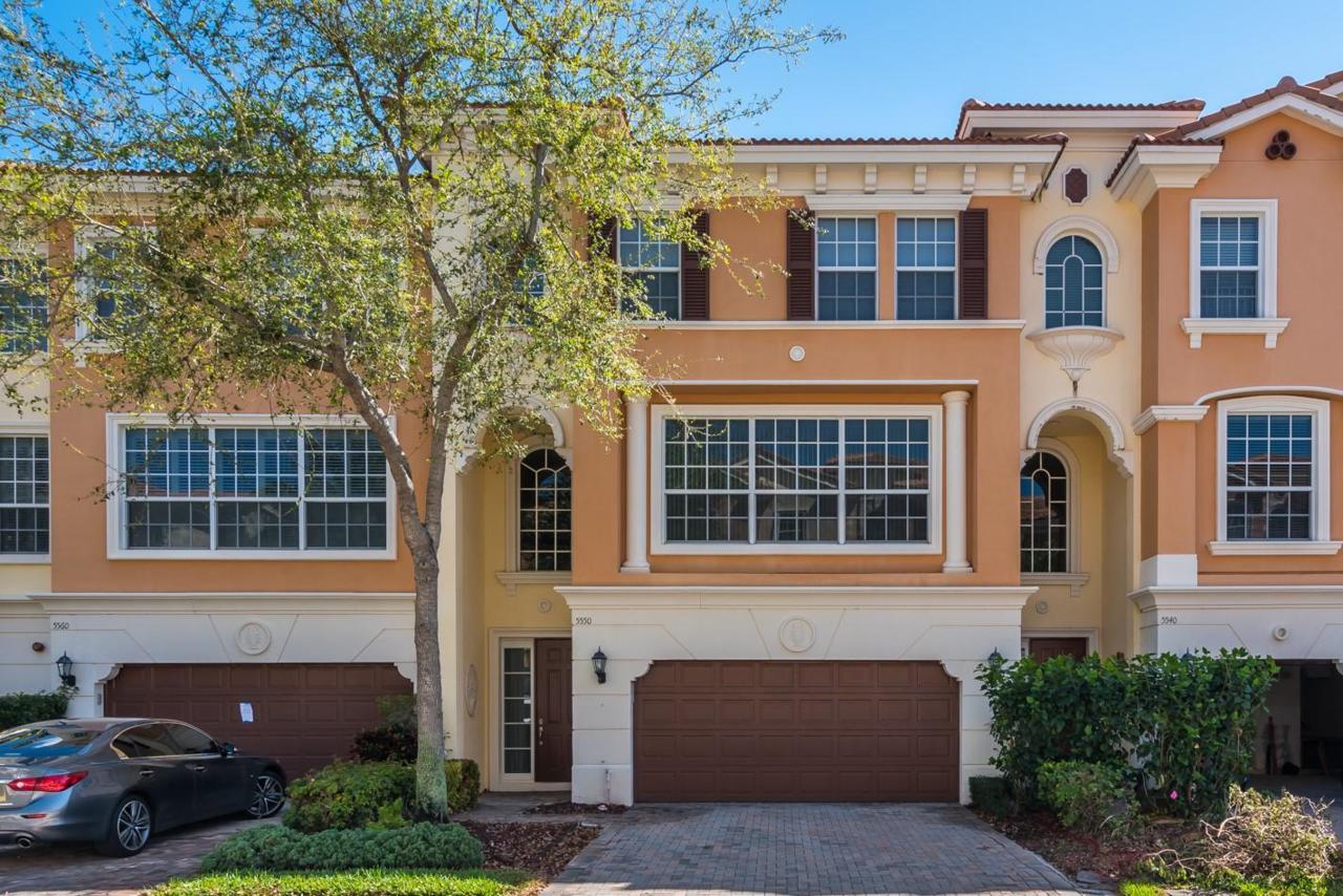 5550 Trieste Way - Photo 1