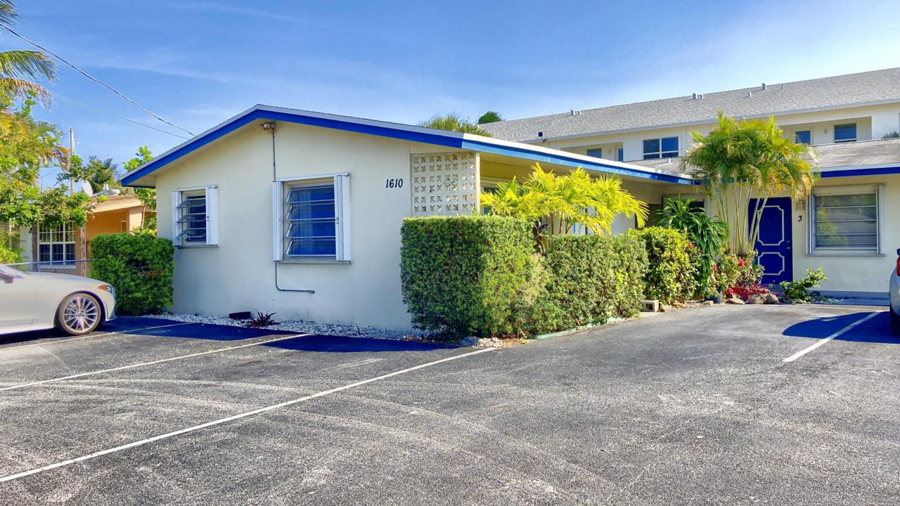 1610 Shirley Court - Photo 1