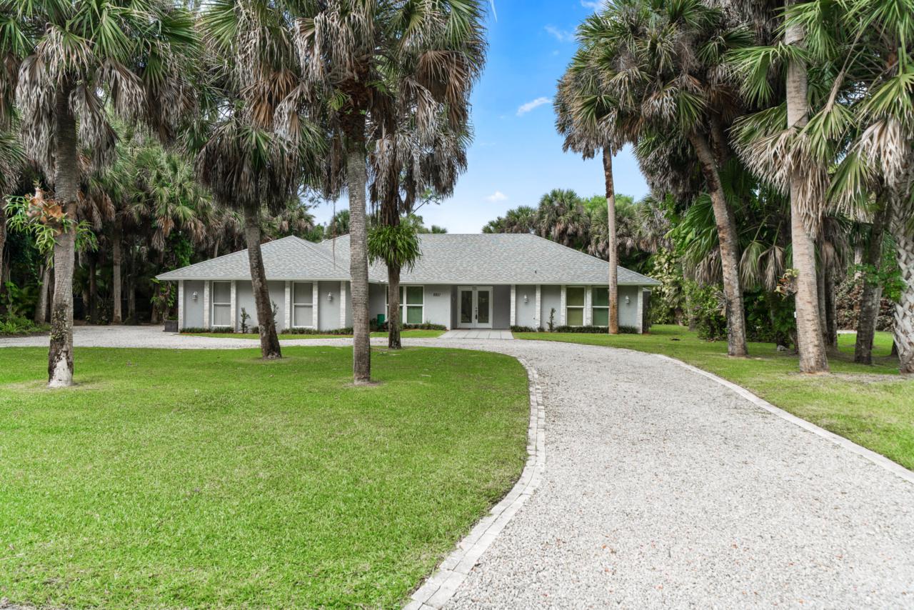 8821 Thousand Pines Circle - Photo 1