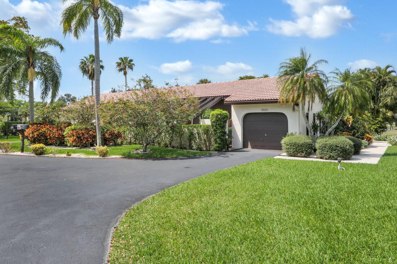 8202 Casa Del Lago - Photo 1