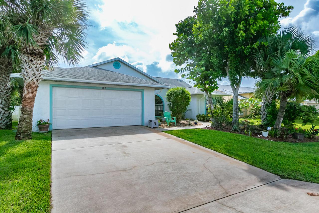 245 Ross Avenue - Photo 1