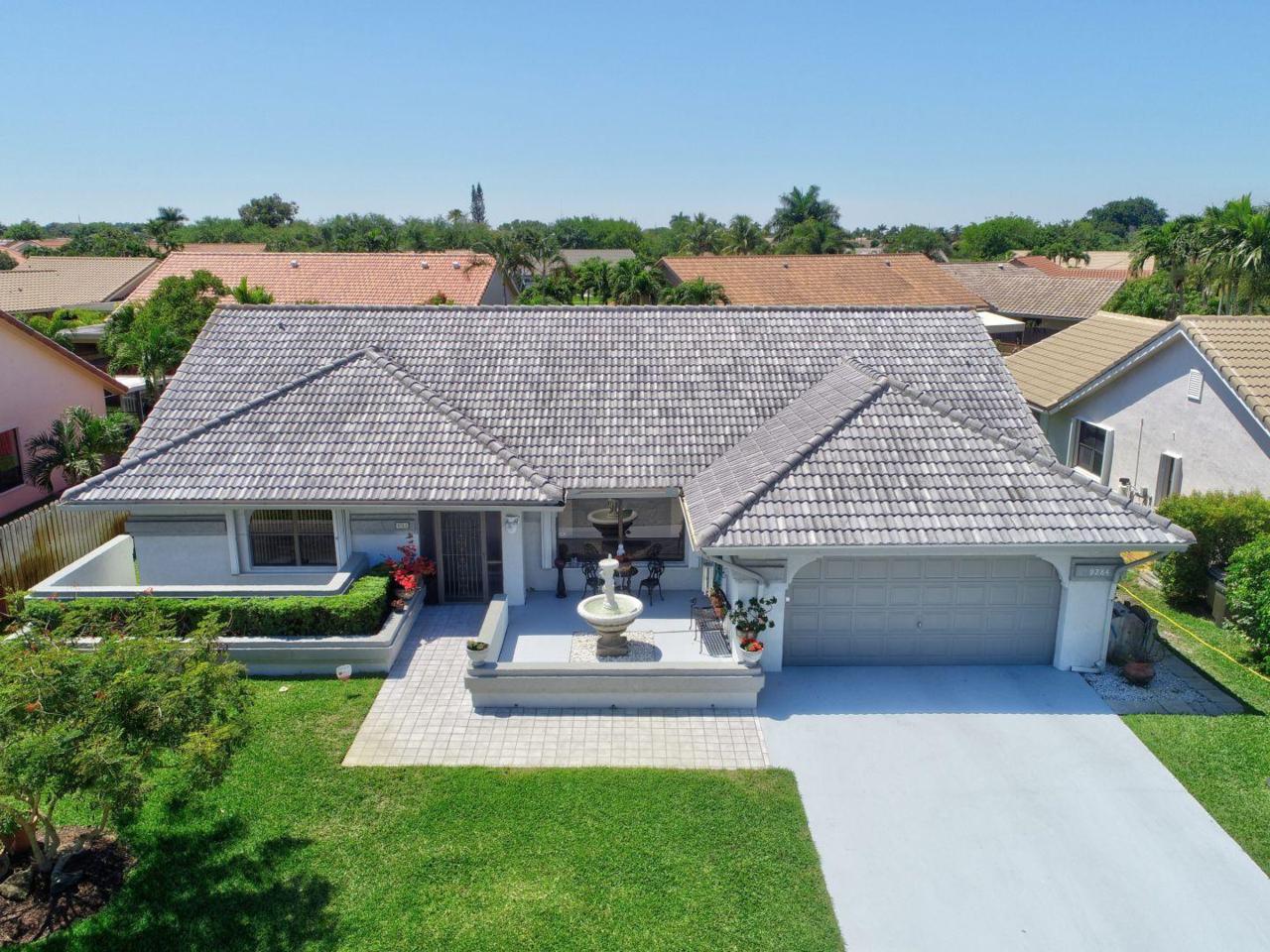 9284 Laurel Green Drive - Photo 1