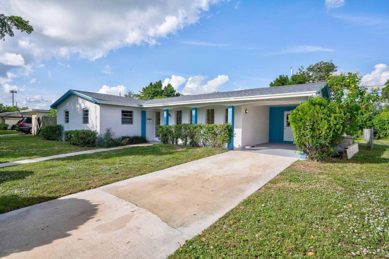 413 Superior Place - Photo 1
