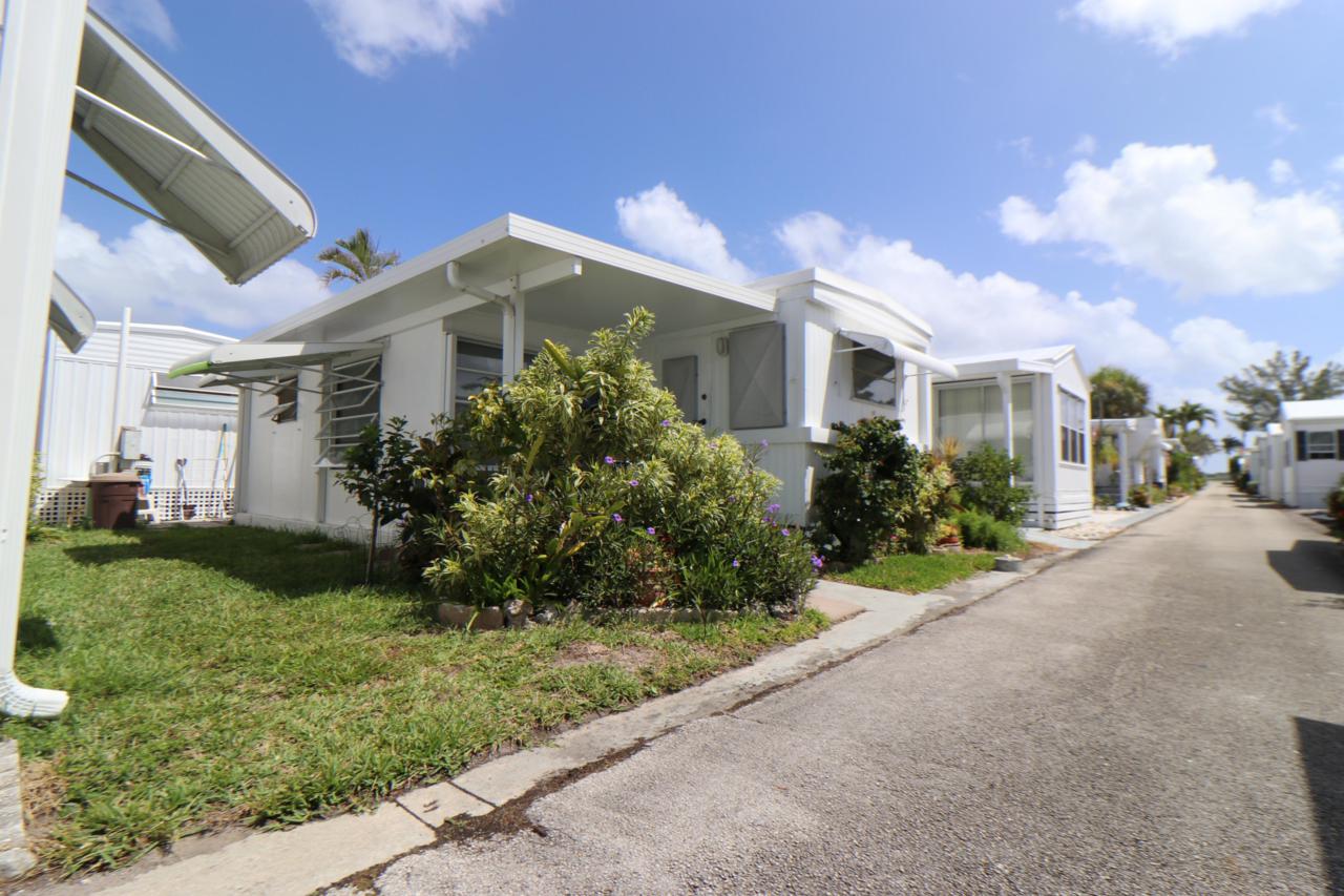 16 Hibiscus Drive - Photo 1