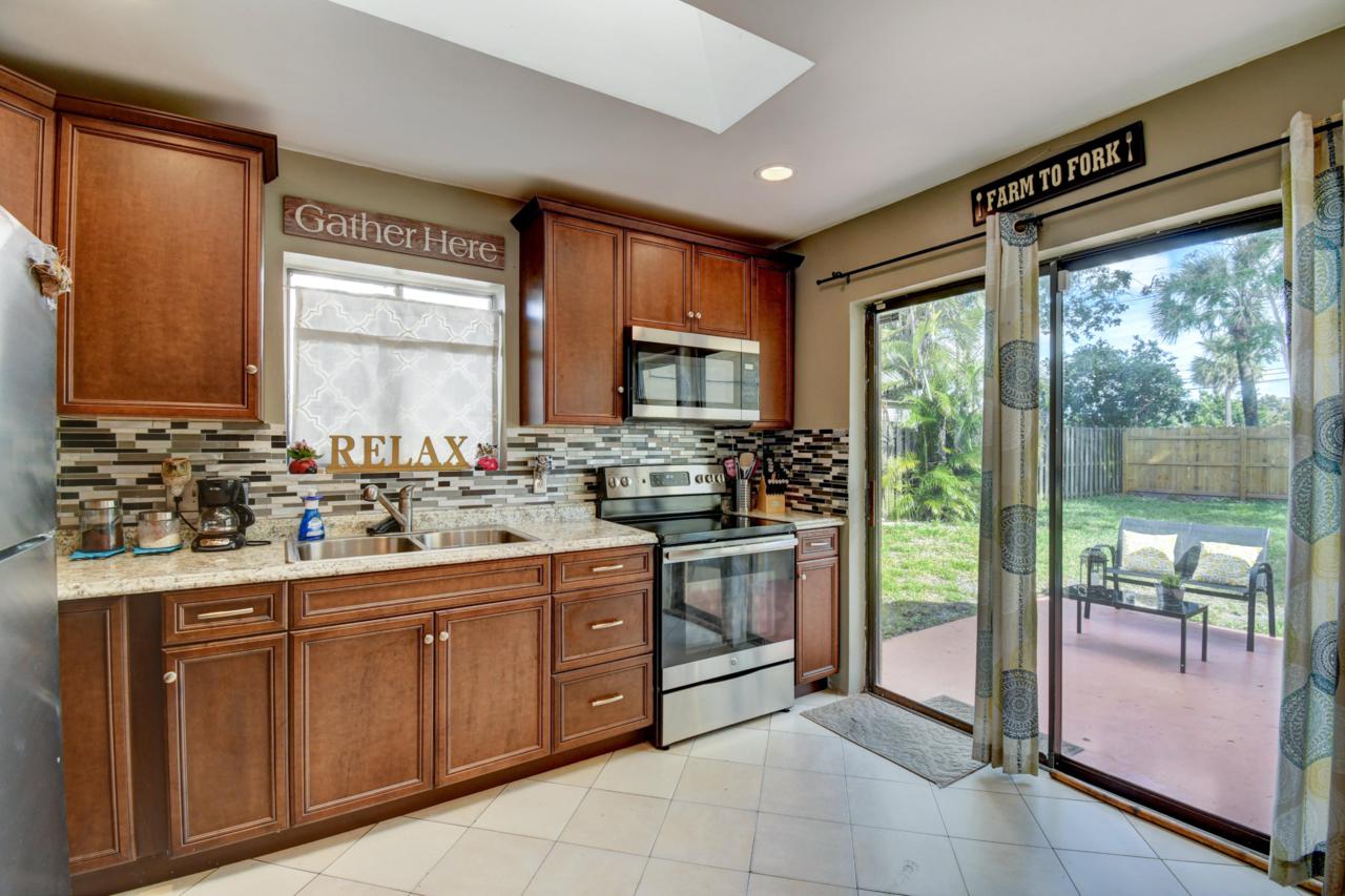 5788 Strawberry Lakes Circle - Photo 1