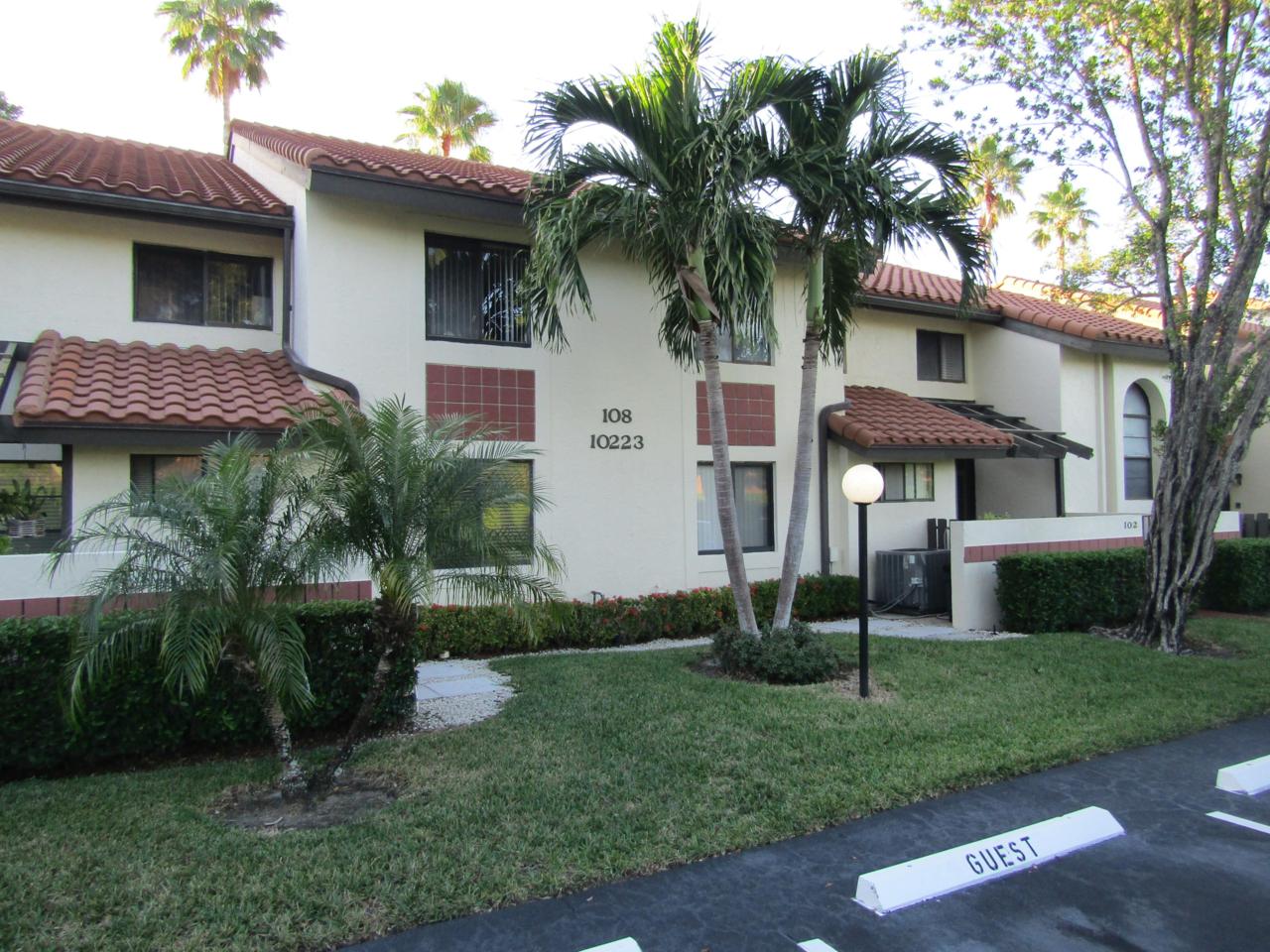 10223 Circle Lake Drive - Photo 1