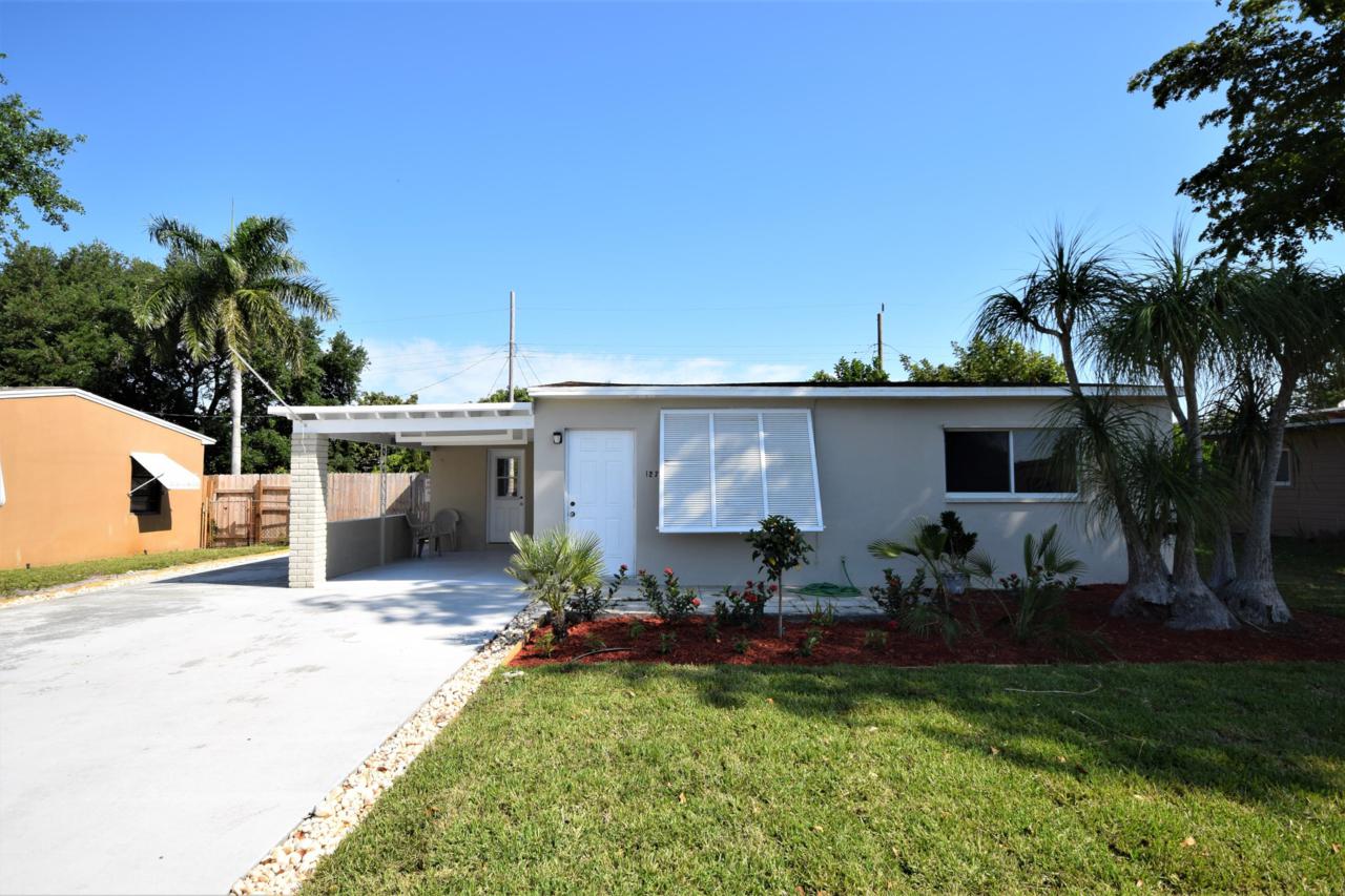 127 10th Avenue - Photo 1