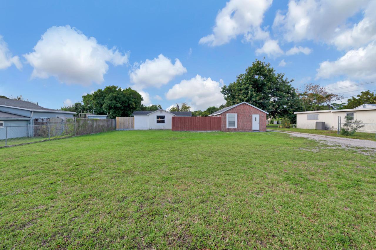 3901 Lakewood Road - Photo 1