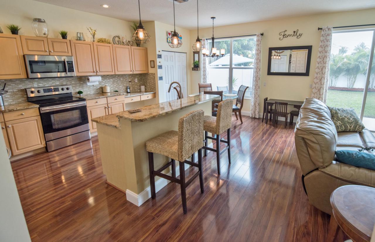 7036 Chesapeake Circle - Photo 1