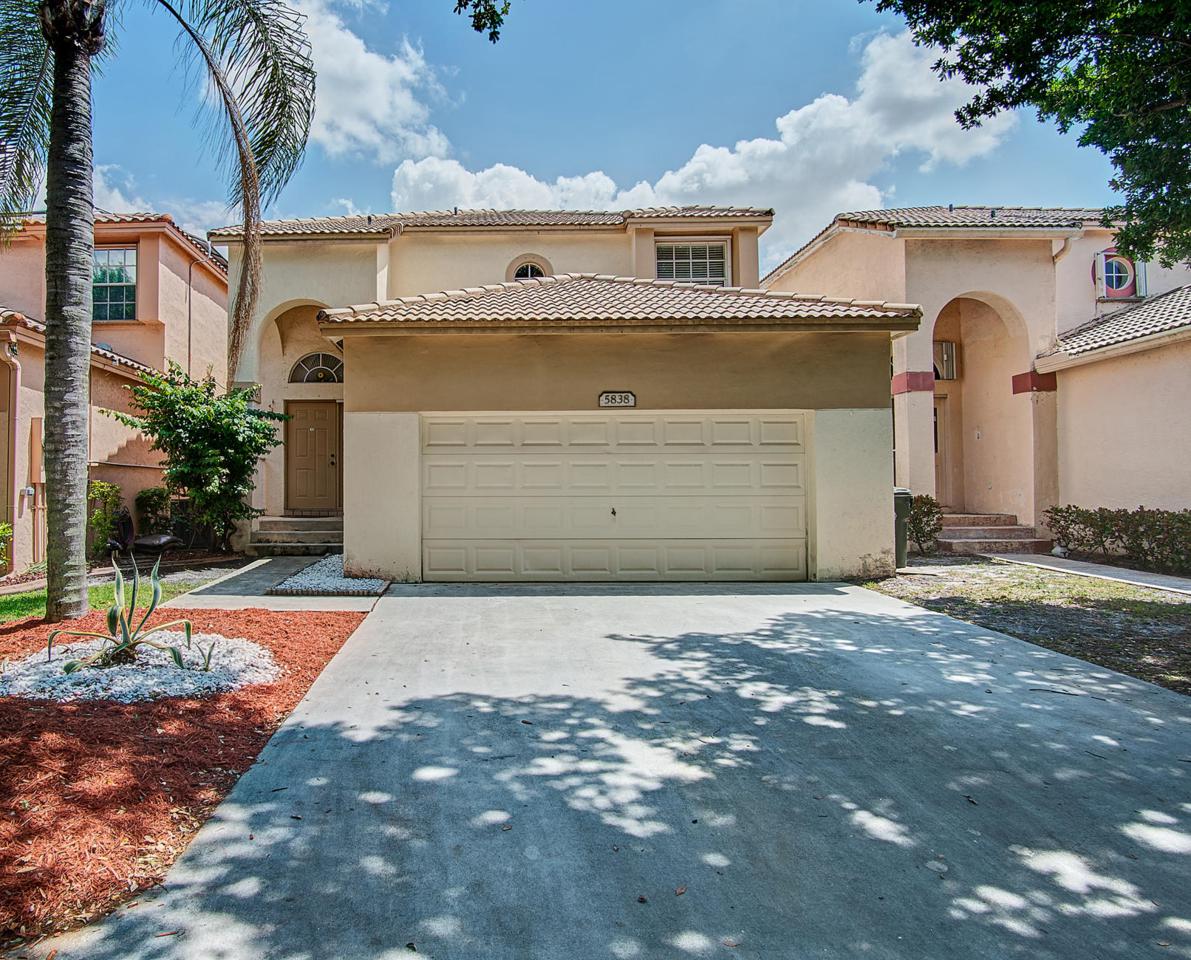 5838 Eagle Cay Circle - Photo 1