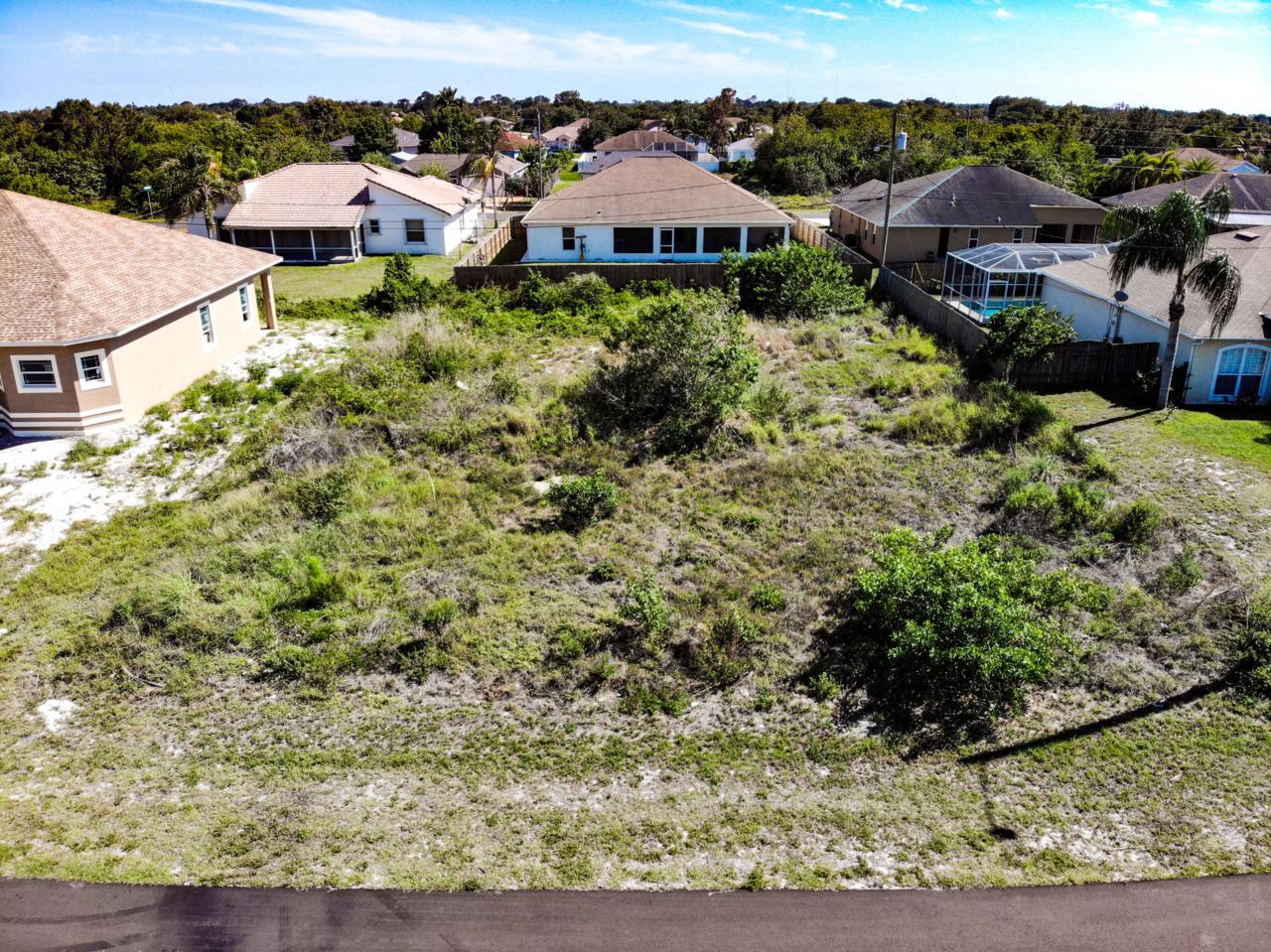 612 Sarazen Avenue - Photo 1