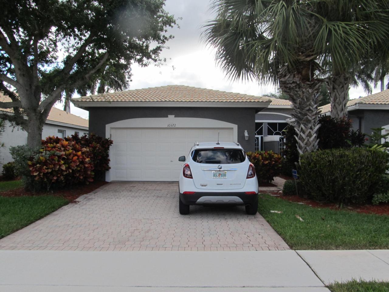 10572 Royal Caribbean Circle - Photo 1