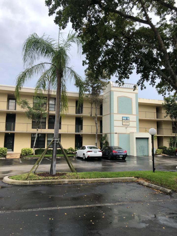 1 Royal Palm Way - Photo 1