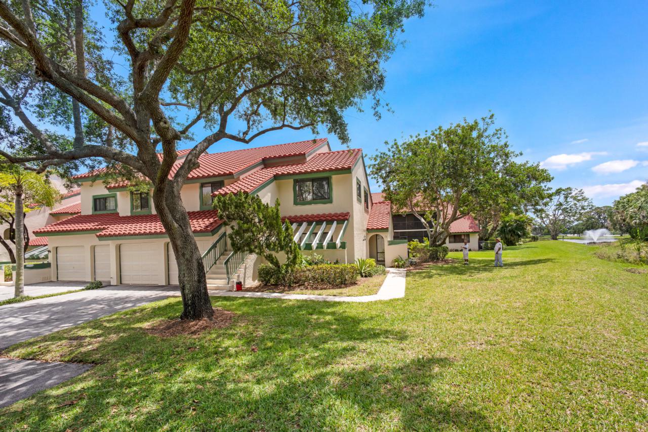 17 Lexington Lane - Photo 1
