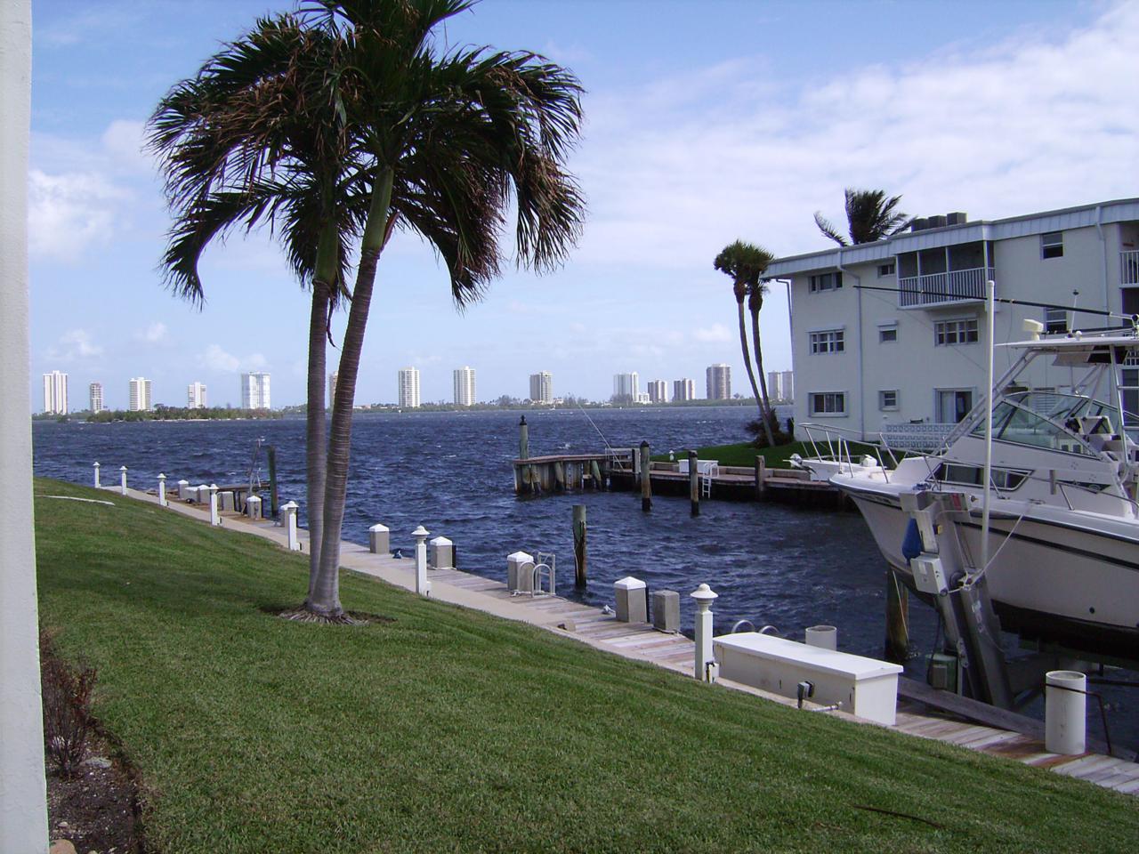 110 Shore Court - Photo 1