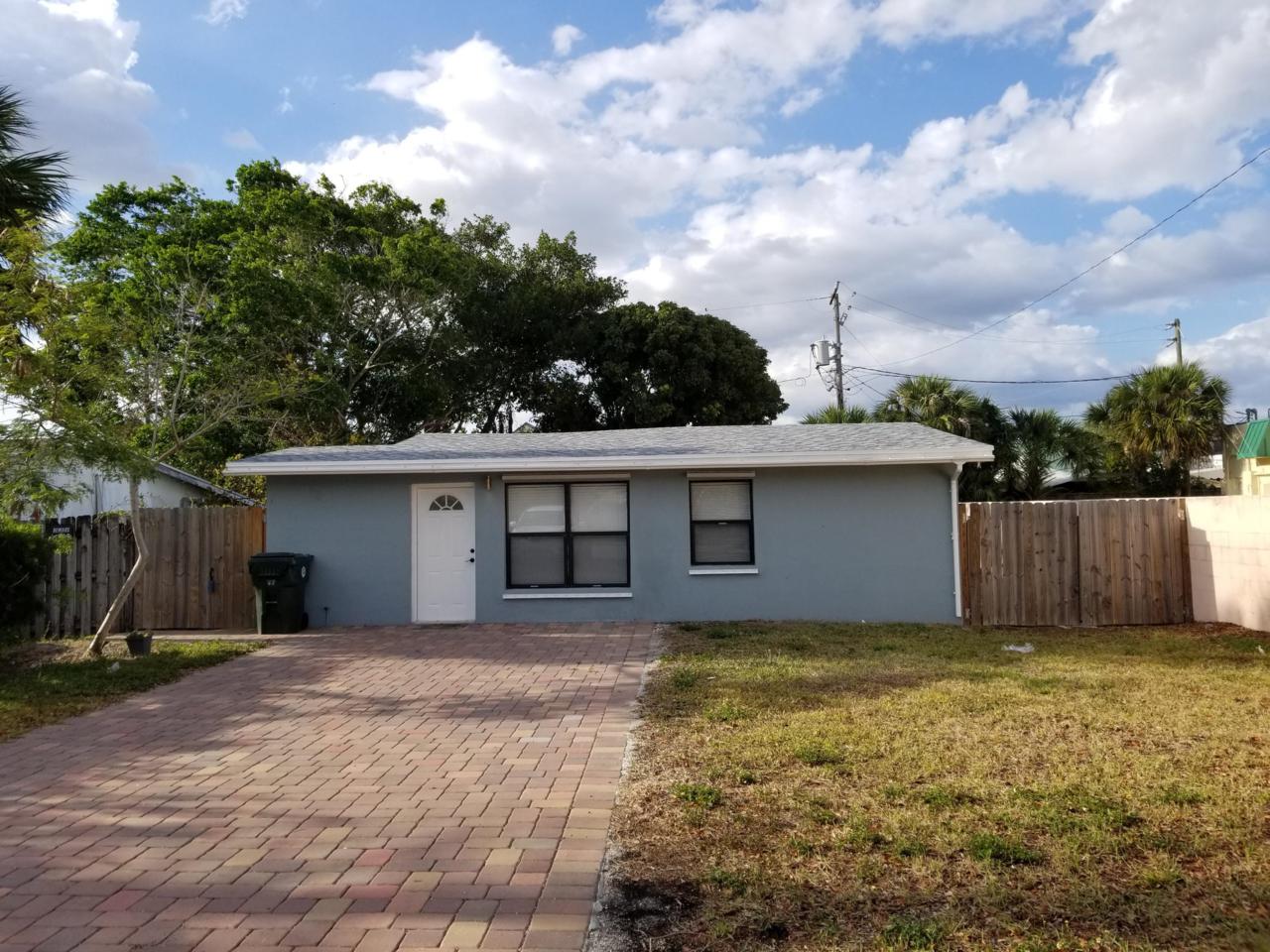 475 Glouchester Street - Photo 1
