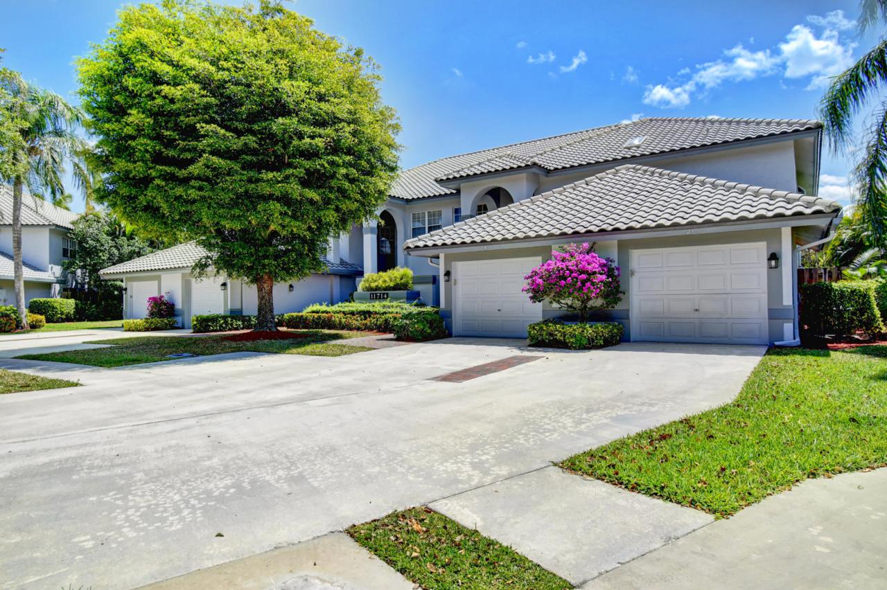 11714 Briarwood Circle - Photo 1